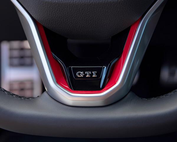 Фото Volkswagen Golf GTI VIII Хэтчбек 5 дв.