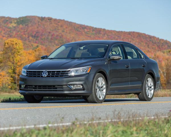 Фото Volkswagen Passat (North America) I Рестайлинг Седан