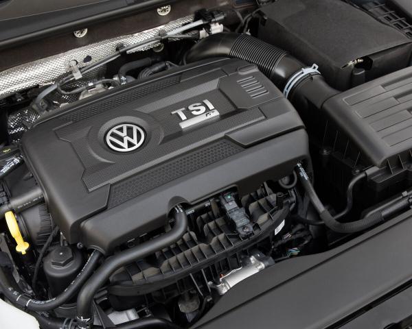 Фото Volkswagen Golf R VII Рестайлинг Хэтчбек 5 дв.