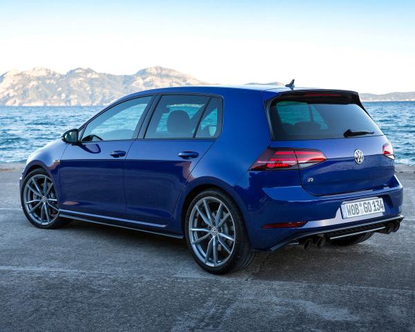 Фото Volkswagen Golf R VII Рестайлинг Хэтчбек 5 дв.