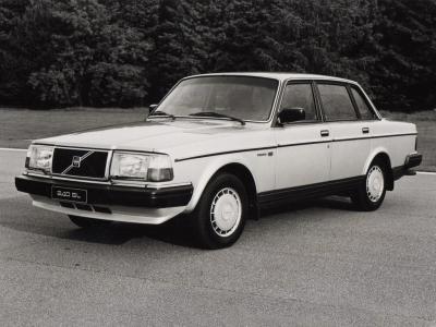 Фото Volvo 240 Series I Седан