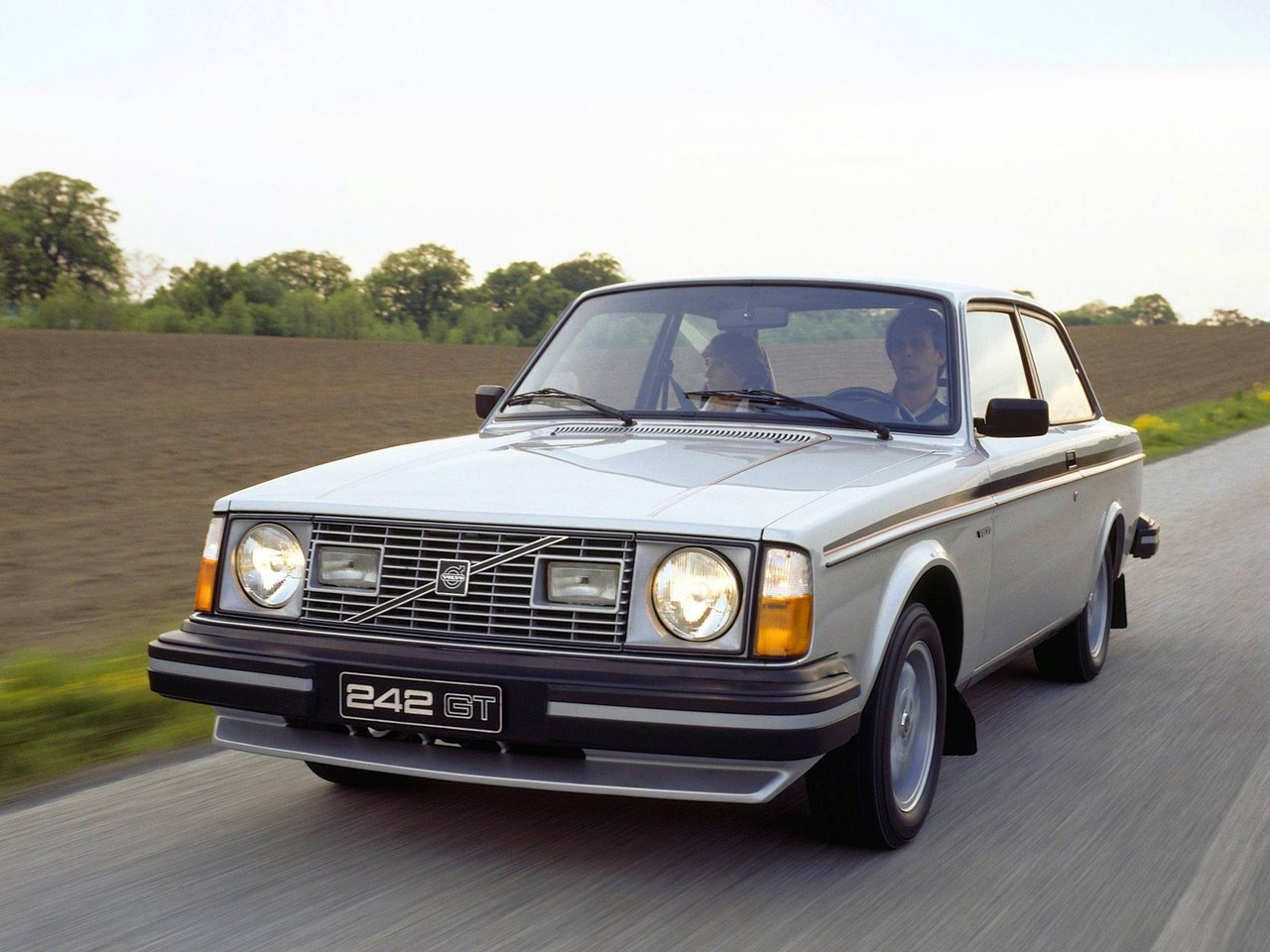 Фото Volvo 240 Series I