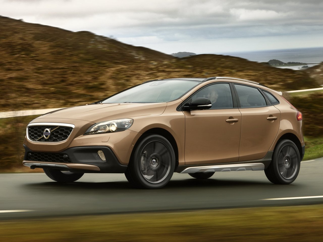 Фото Volvo V40 Cross Country I