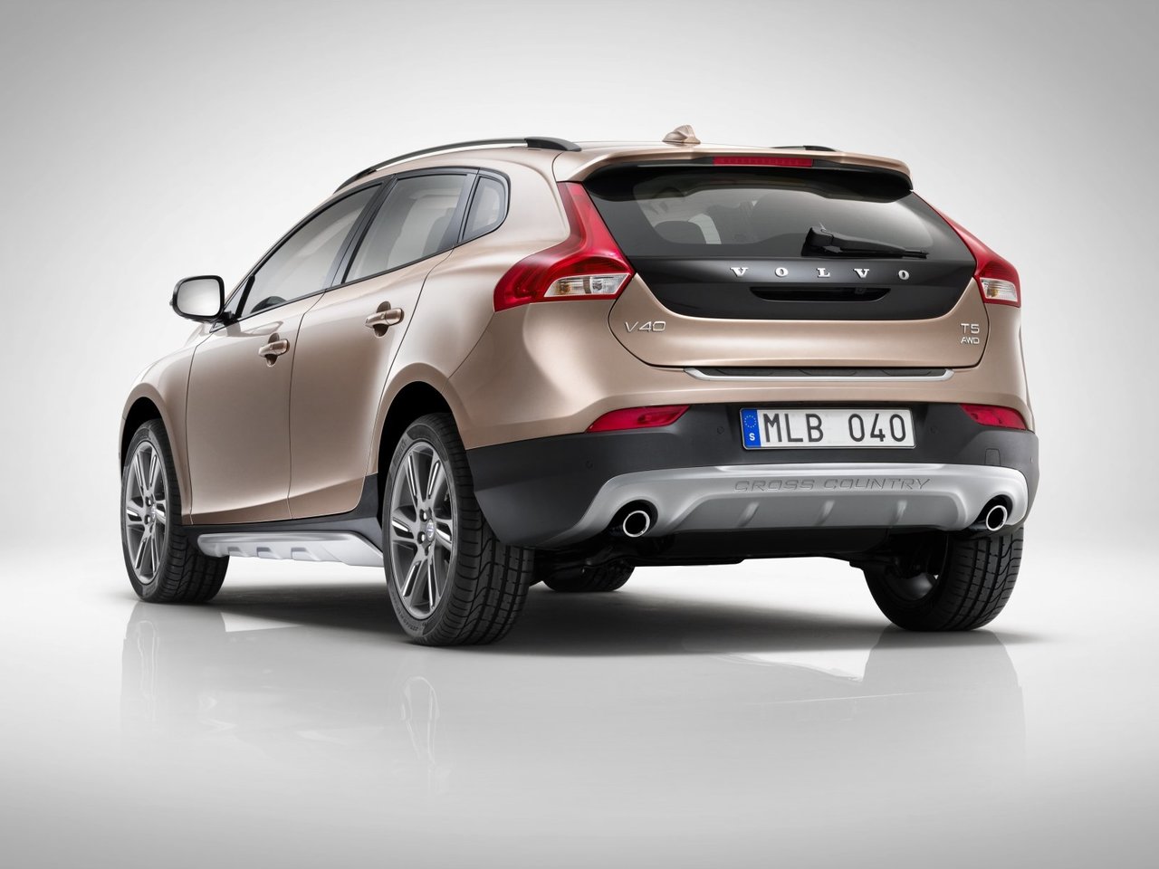 Фото Volvo V40 Cross Country I