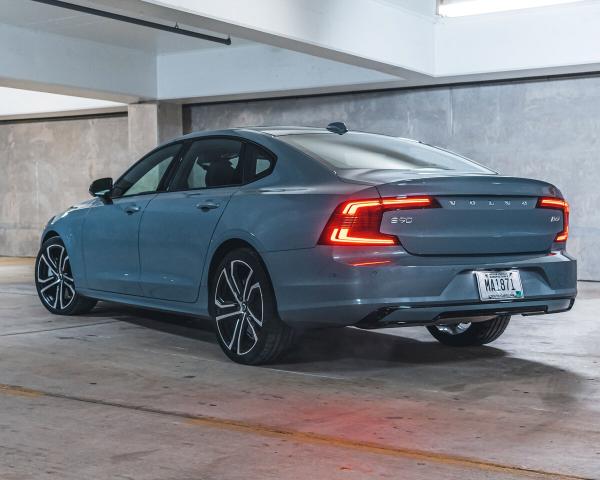 Фото Volvo S90 II Рестайлинг Седан North America