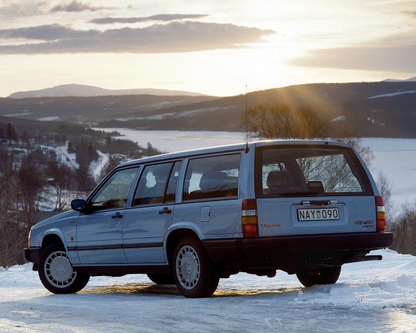 Фото Volvo 740 I Универсал 5 дв.