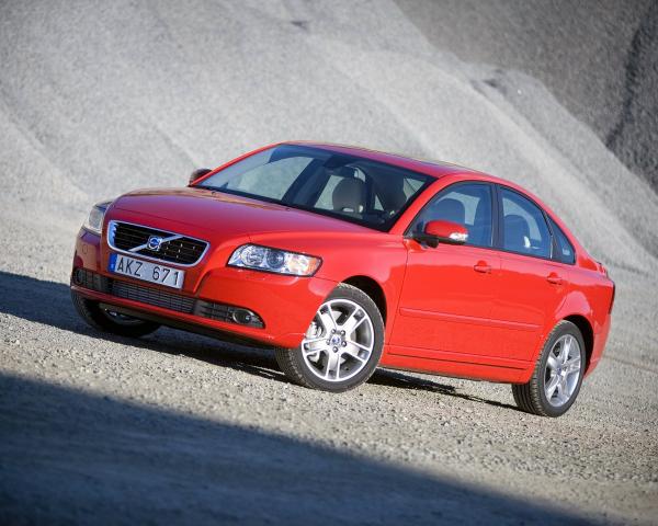 Фото Volvo S40 II Рестайлинг Седан