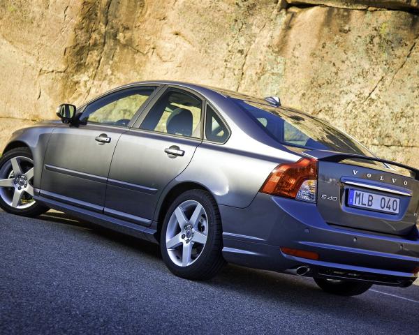 Фото Volvo S40 II Рестайлинг Седан