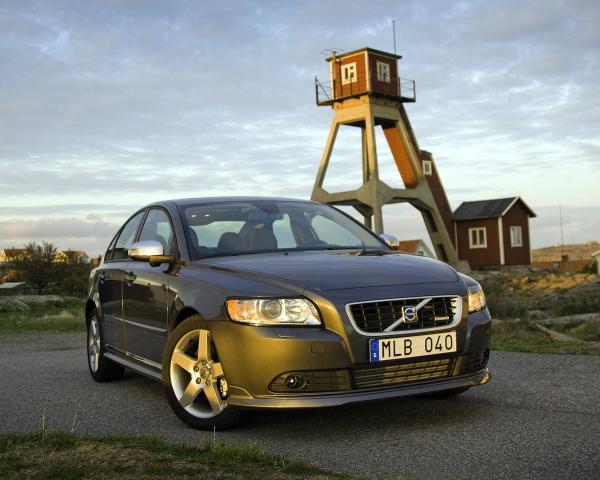 Фото Volvo S40 II Рестайлинг Седан