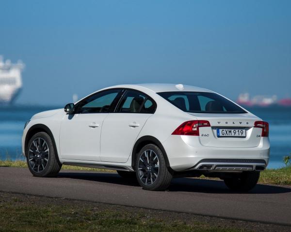 Фото Volvo S60 Cross Country I Седан