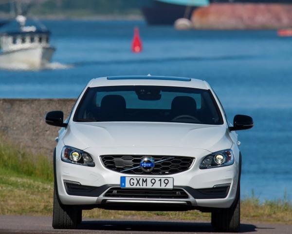 Фото Volvo S60 Cross Country I Седан