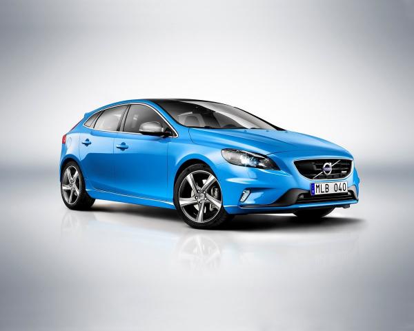 Фото Volvo V40 II Хэтчбек 5 дв.