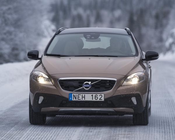 Фото Volvo V40 Cross Country I Хэтчбек 5 дв.