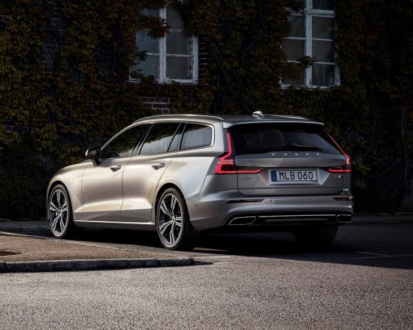 Фото Volvo V60 II Универсал 5 дв.