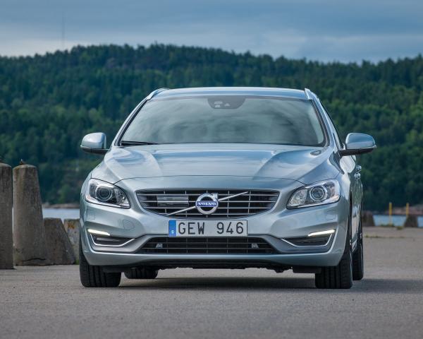 Фото Volvo V60 I Рестайлинг Универсал 5 дв.