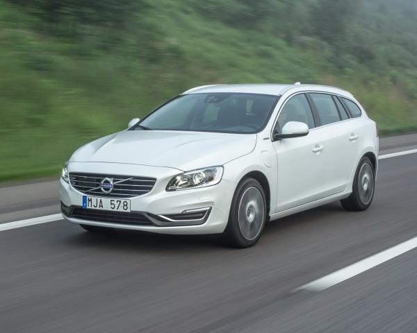 Фото Volvo V60 I Рестайлинг Универсал 5 дв. Plug-in-Hybrid