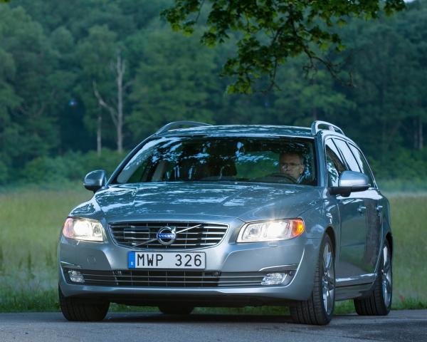 Фото Volvo V70 III Рестайлинг Универсал 5 дв.