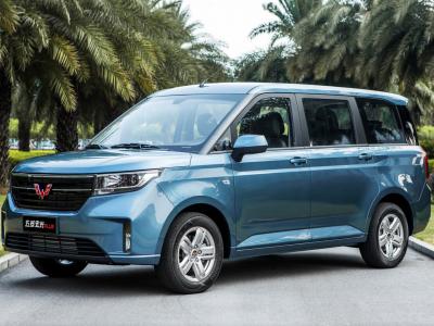 Фото Wuling Hongguang Plus I Компактвэн