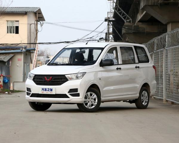 Фото Wuling Hongguang S I Универсал 5 дв.