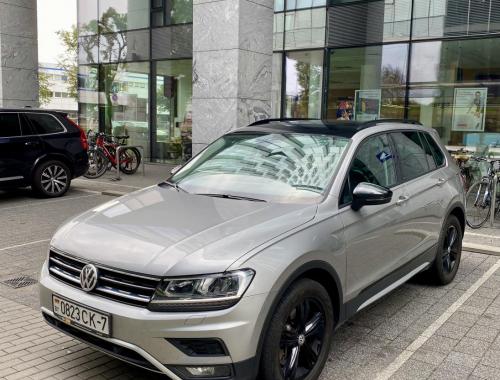 Volkswagen Tiguan, 2018 год выпуска с двигателем Бензин, 74 815 BYN в г. Минск